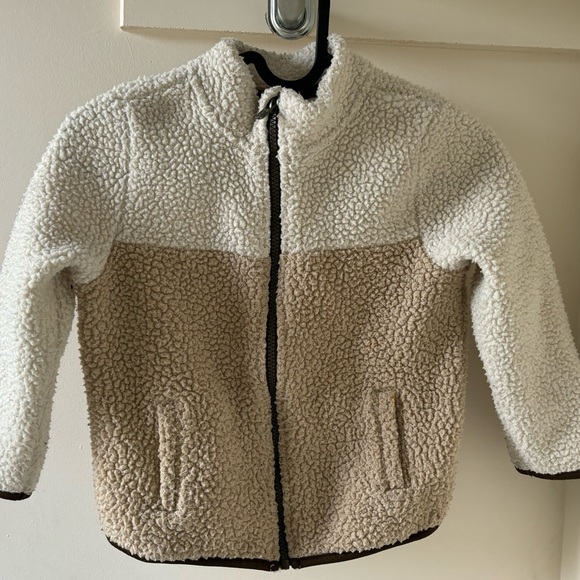 Kids Old Navy Fleecy Sweater 5T - Picture 2 of 3